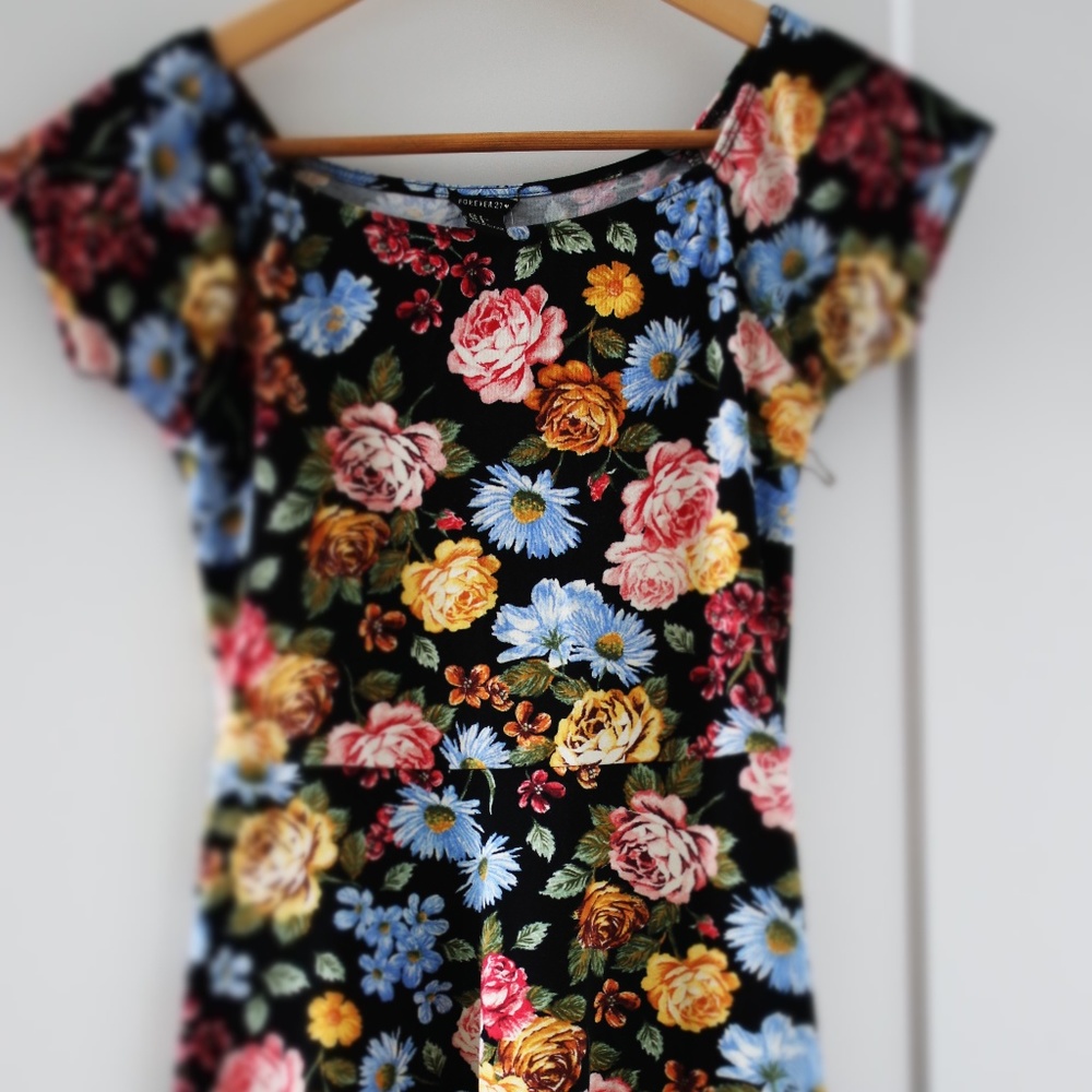 NEW Forever 21 floral dress Small